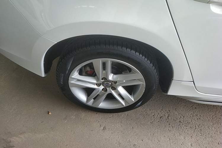 Used Volvo S60 2016 S60L T5 Intelligent Drive Edition Right Rear Wheel Hub