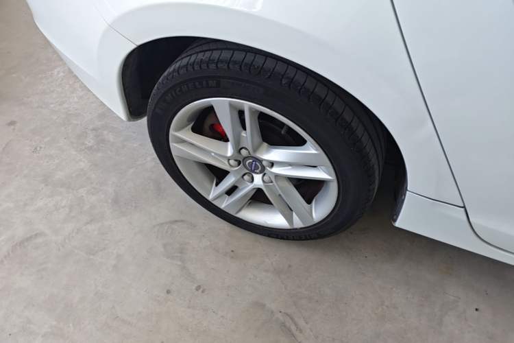 Used Volvo S60 2016 S60L T5 Intelligent Drive Edition Right Rear Wheel Hub