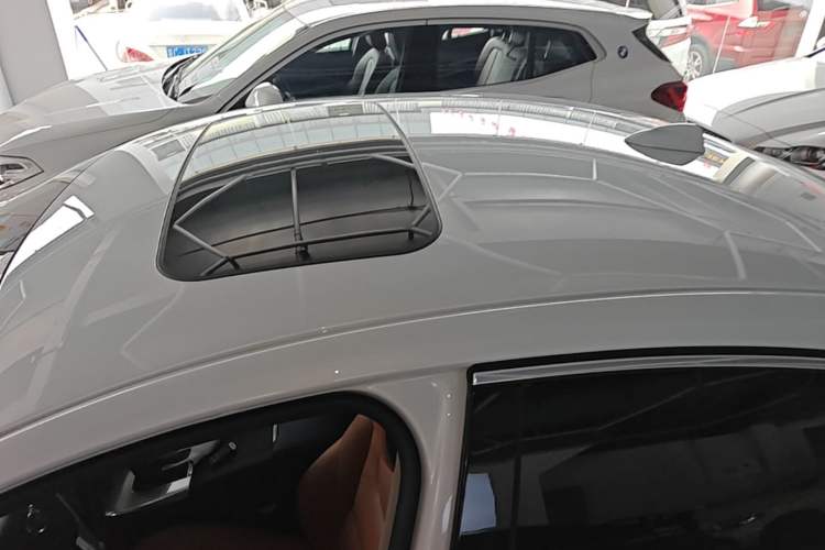 Used Volvo S60 2016 S60L T4 Zhiyuan Edition Roof