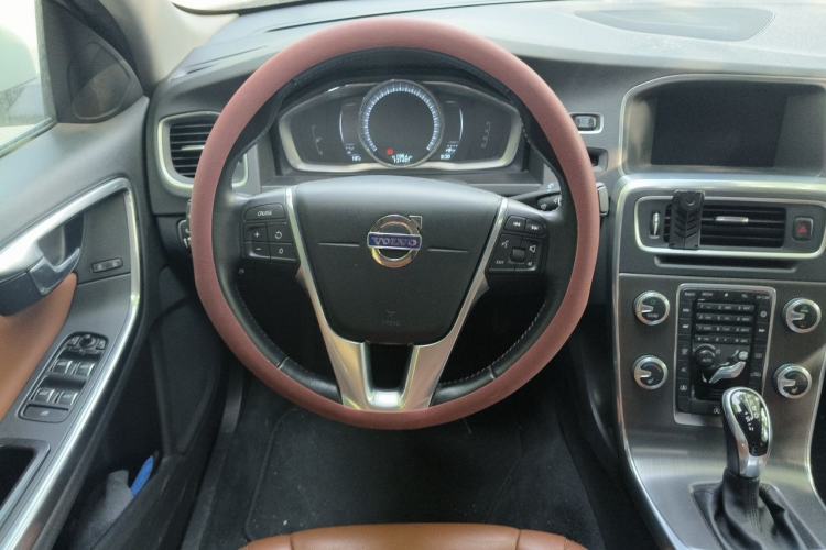 Used Volvo S60 2016 S60L T5 Intelligent Drive Edition Steering Wheel