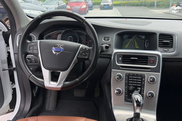 Used Volvo S60 2016 S60L T4 Zhiyuan Edition Steering Wheel