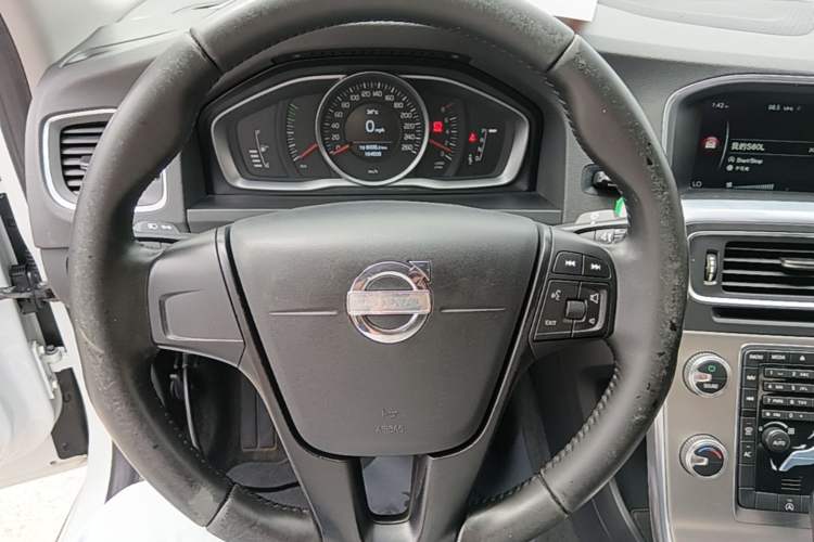 Used Volvo S60 2016 S60L T3 Smart Drive Edition Steering Wheel