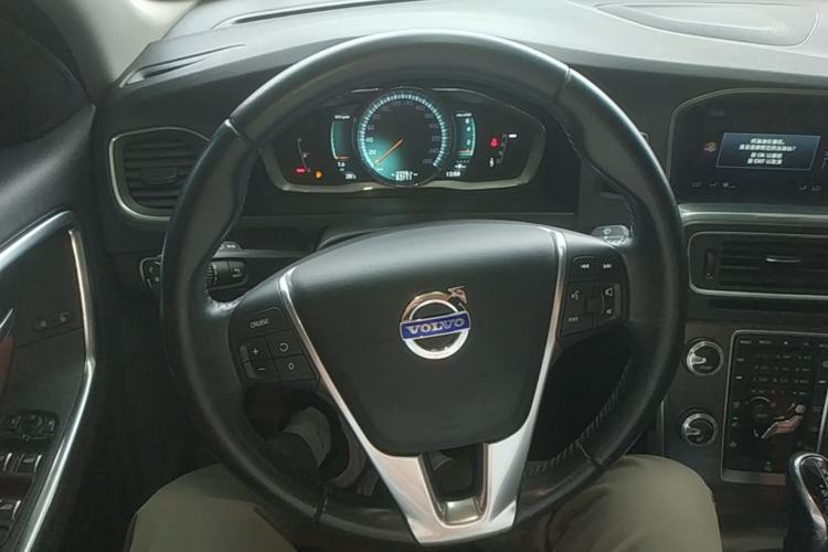 Used Volvo S60 2016 S60L T5 Intelligent Drive Edition Steering Wheel