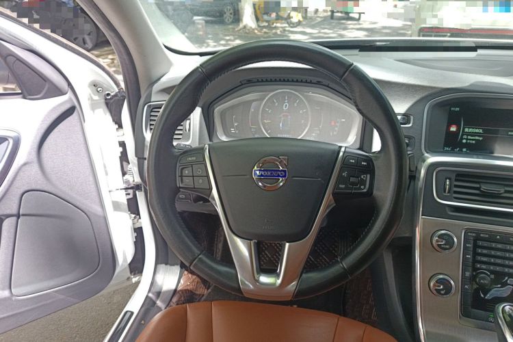 Used Volvo S60 2016 S60L T4 Zhiyuan Edition Steering Wheel