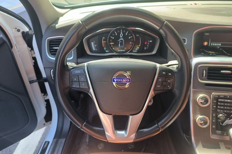 Used Volvo S60 2016 S60L T5 Intelligent Drive Edition Steering Wheel