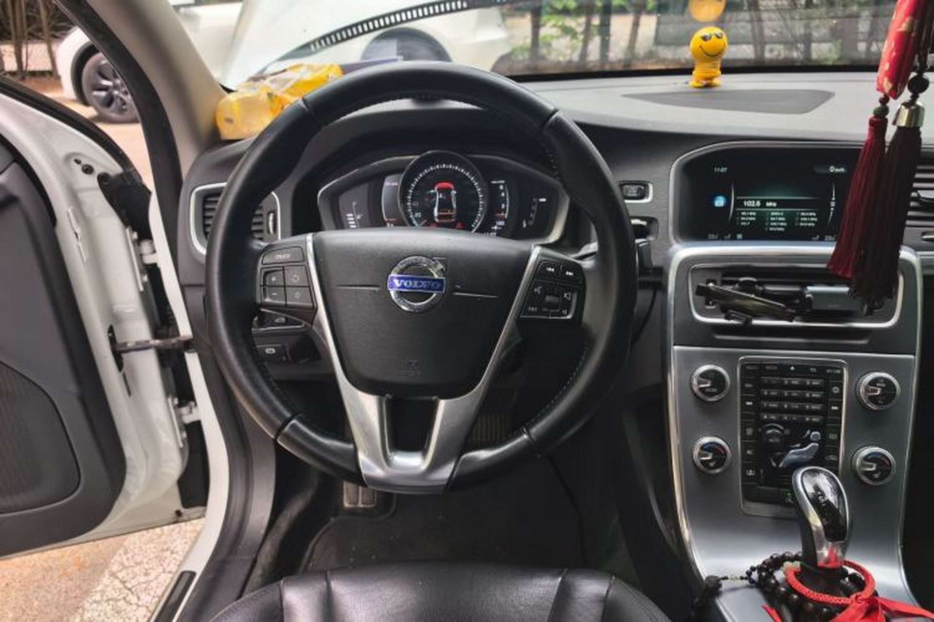 Used Volvo S60 2016 S60L T5 Intelligent Drive Edition Steering Wheel