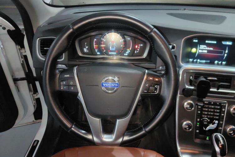 Used Volvo S60 2016 S60L T5 Intelligent Drive Edition Steering Wheel