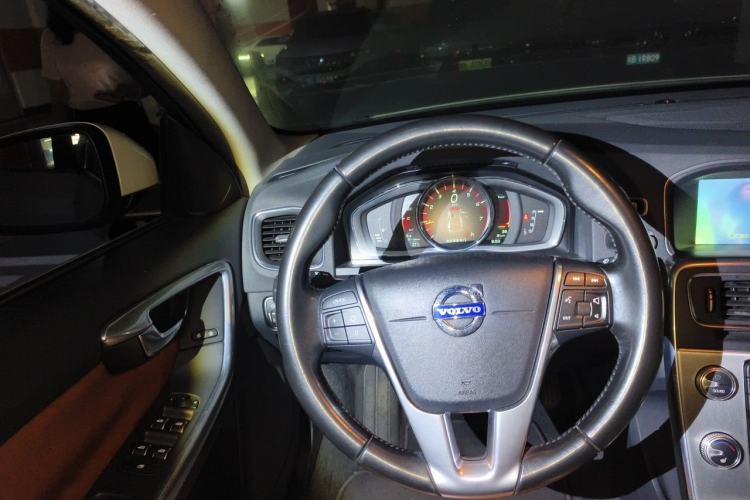 Used Volvo S60 2016 S60L T4 Zhiyuan Edition Steering Wheel
