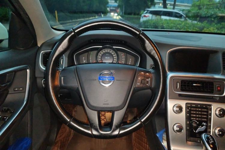 Used Volvo S60 2016 S60L T3 Smart Drive Edition Steering Wheel