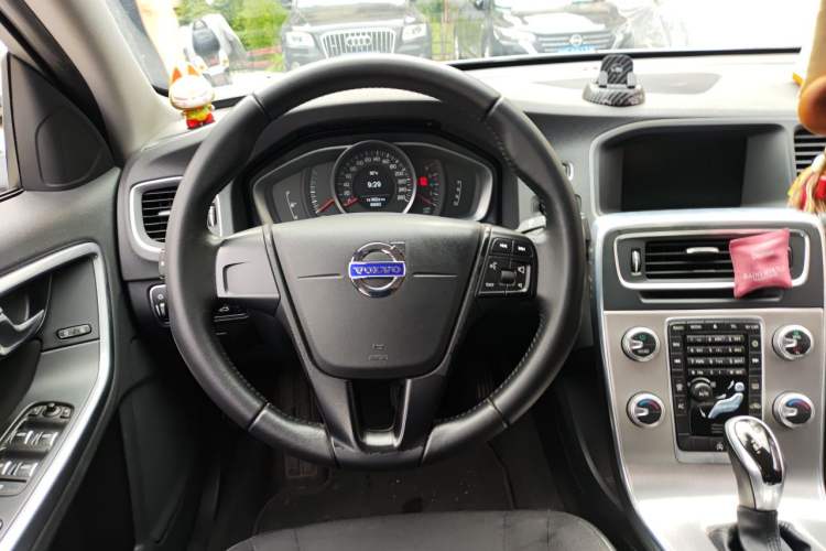 Used Volvo S60 2016 S60L T3 Smart Drive Edition Steering Wheel