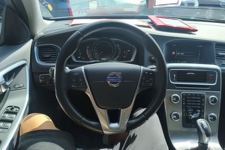 Used Volvo S60 2016 S60L T4 Zhiyuan Edition Steering Wheel