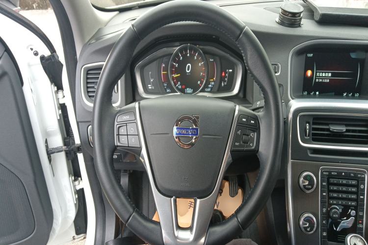 Used Volvo S60 2016 S60L T5 Intelligent Drive Edition Steering Wheel