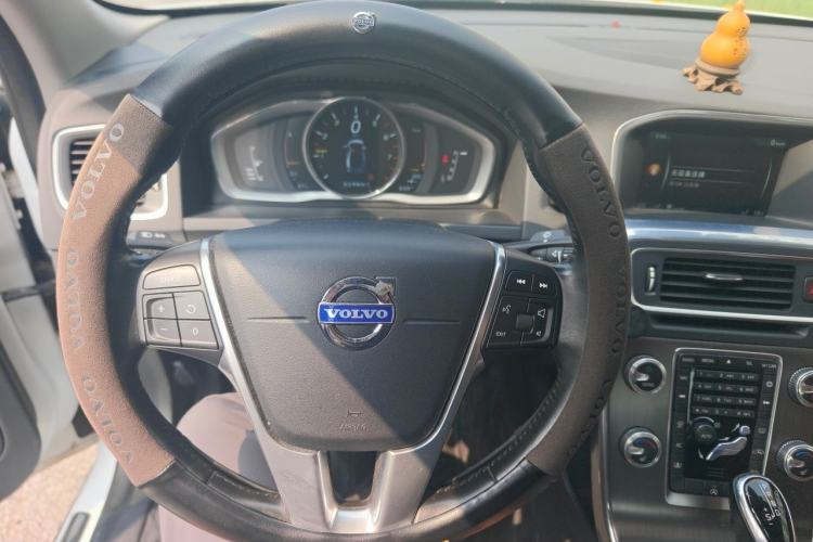 Used Volvo S60 2016 S60L T5 Intelligent Drive Edition Steering Wheel