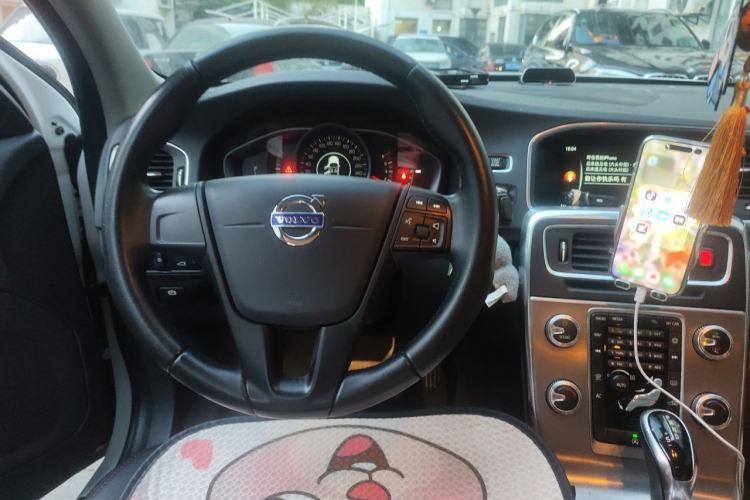 Used Volvo S60 2016 S60L T3 Smart Drive Edition Steering Wheel