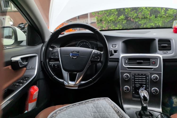 Used Volvo S60 2016 S60L T5 Intelligent Drive Edition Steering Wheel