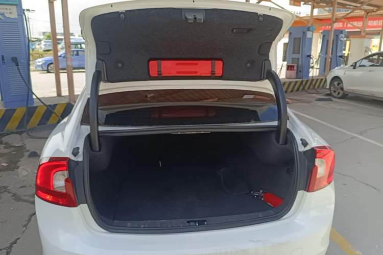 Used Volvo S60 2016 S60L T4 Zhiyuan Edition Trunk