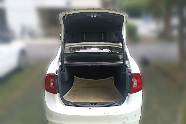 Used Volvo S60 2016 S60L T4 Zhiyuan Edition Trunk