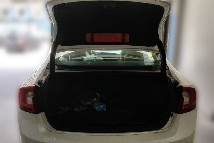 Used Volvo S60 2016 S60L T4 Zhiyuan Edition Trunk
