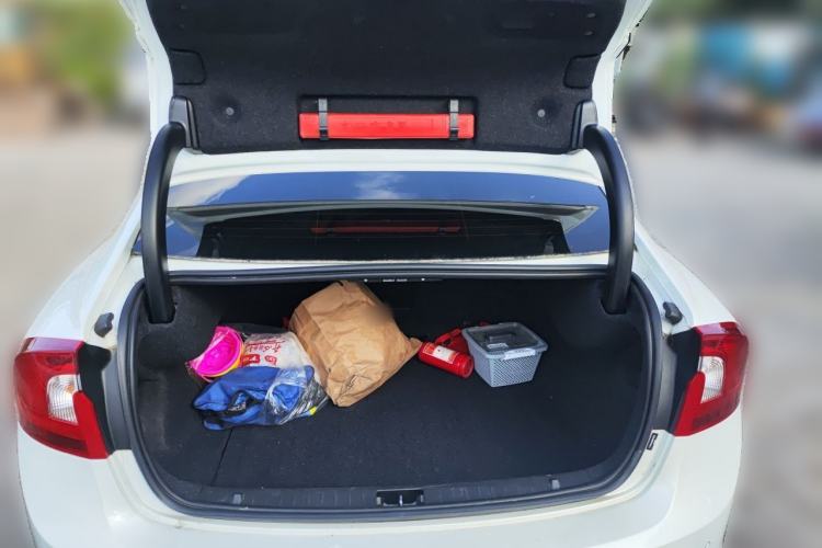 Used Volvo S60 2016 S60L T4 Zhiyuan Edition Trunk