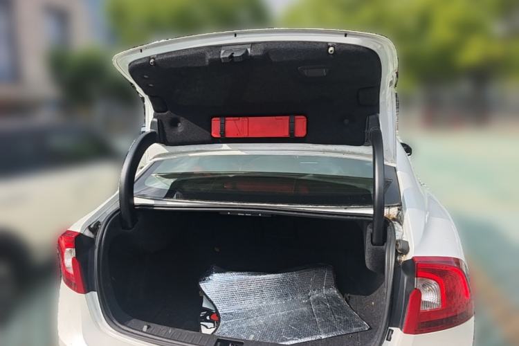 Used Volvo S60 2016 S60L T4 Zhiyuan Edition Trunk