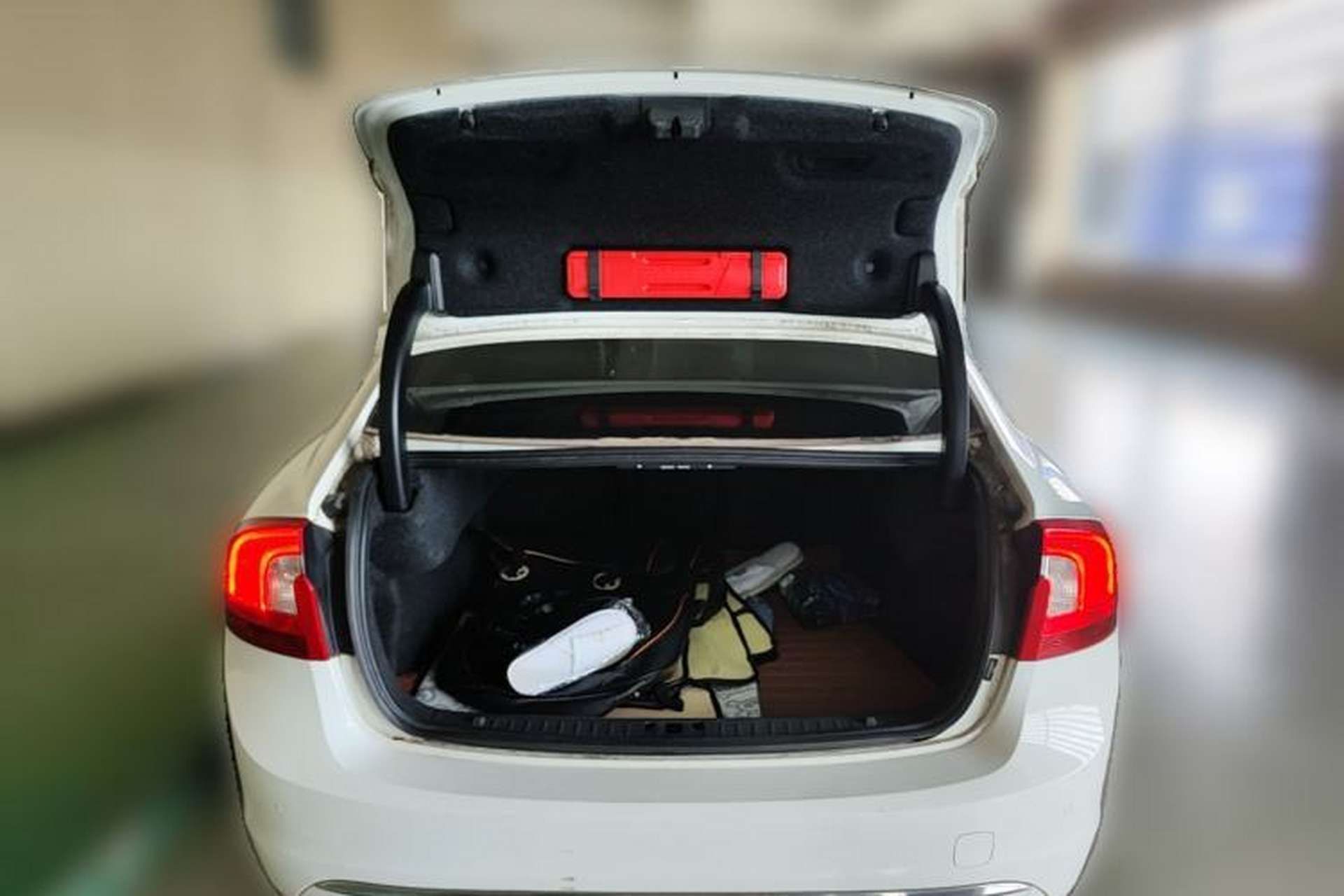 Used Volvo S60 2016 S60L T4 Zhiyuan Edition Trunk