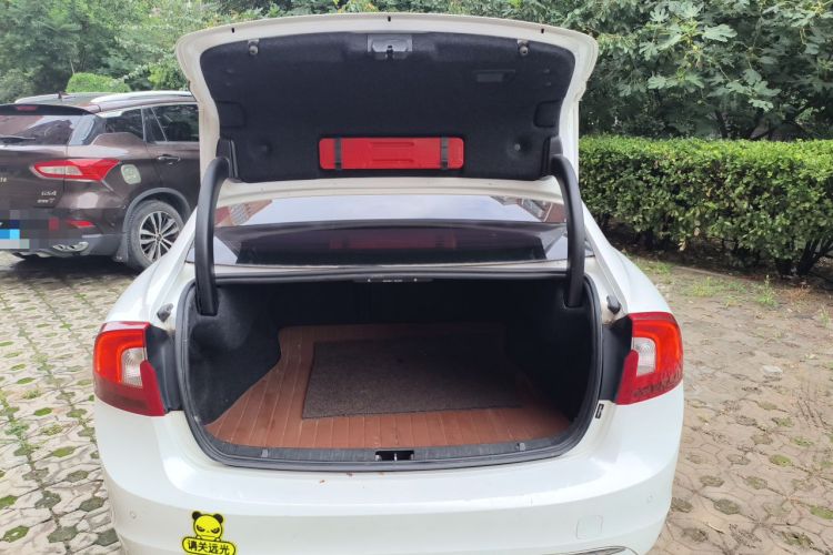 Used Volvo S60 2016 S60L T4 Zhiyuan Edition Trunk