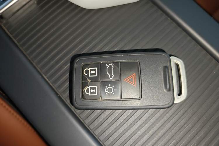Used Volvo S60 2016 S60L T4 Zhiyuan Edition Vehicle Key