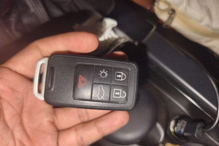 Used Volvo S60 2016 S60L T4 Zhiyuan Edition Vehicle Key