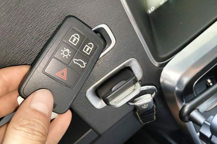 Used Volvo S60 2016 S60L T4 Zhiyuan Edition Vehicle Key