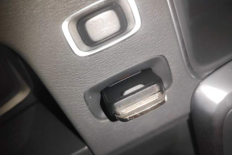 Used Volvo S60 2016 S60L T4 Zhiyuan Edition Vehicle Key