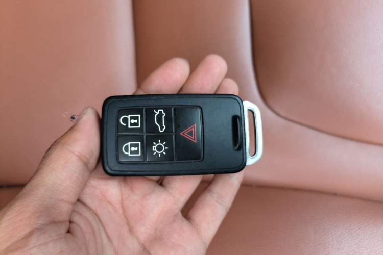 Used Volvo S60 2016 S60L T4 Zhiyuan Edition Vehicle Key
