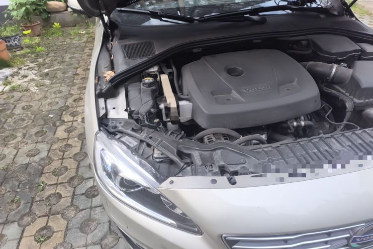 Used Volvo S60 2016 S60L T4 Zhiyuan Edition Engine Bay Right