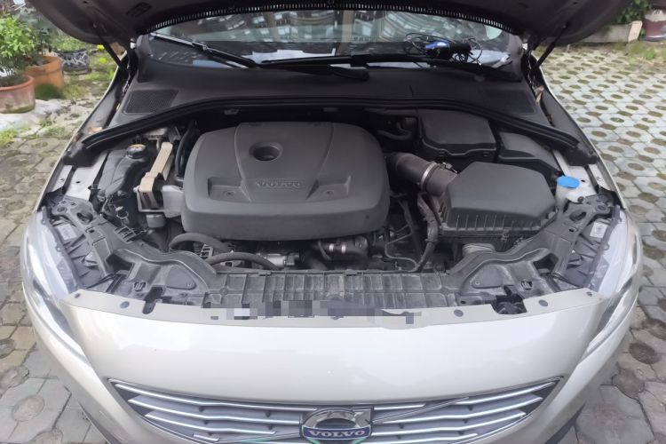 Used Volvo S60 2016 S60L T4 Zhiyuan Edition Engine Bay