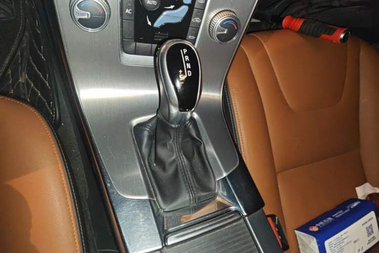 Used Volvo S60 2016 S60L T3 Smart Drive Edition Gear Lever