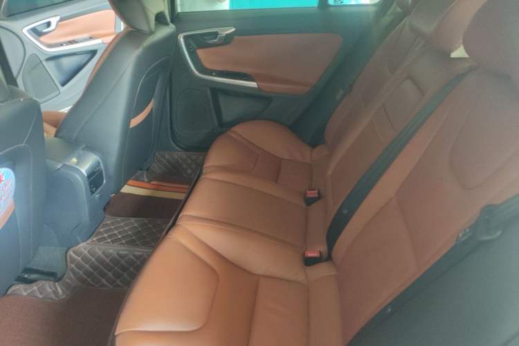 Used Volvo S60 2016 S60L T4 Zhiyuan Edition Left Rear Seat