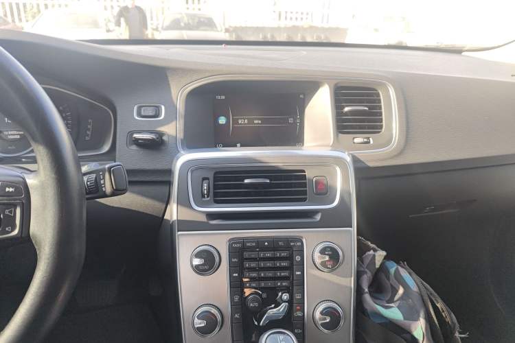 Used Volvo S60 2017 S60L T3 Smart Drive Edition Audio And AC Panel