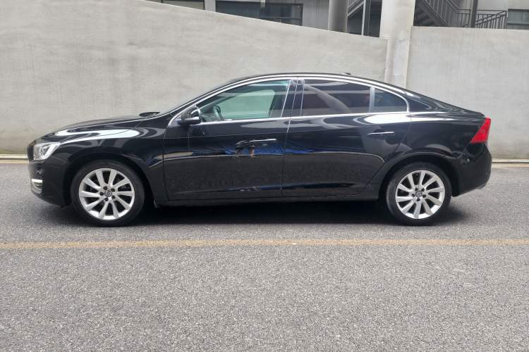 Used Volvo S60 2017 S60L T4 Smart Range Edition Exterior 4
