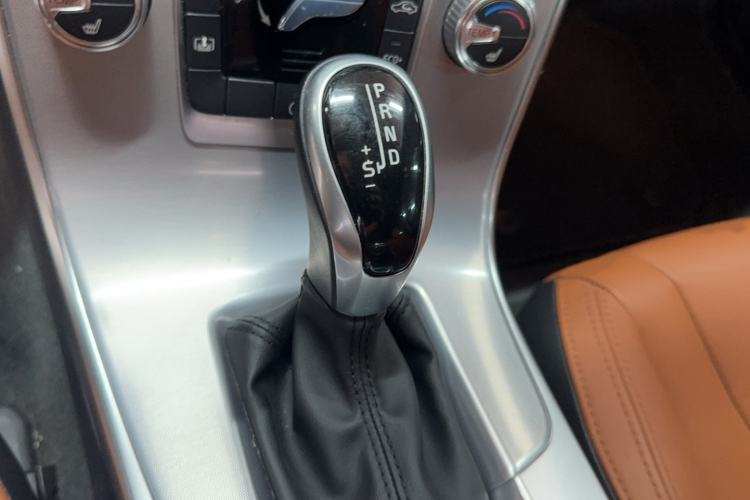 Used Volvo S60 2017 S60L T5 Intelligent Drive Edition Gear Lever