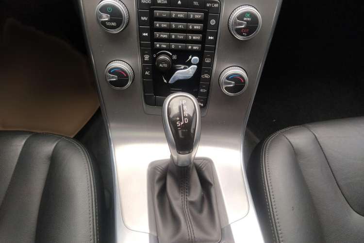Used Volvo S60 2017 S60L T3 Smart Upgrade Edition Gear Lever