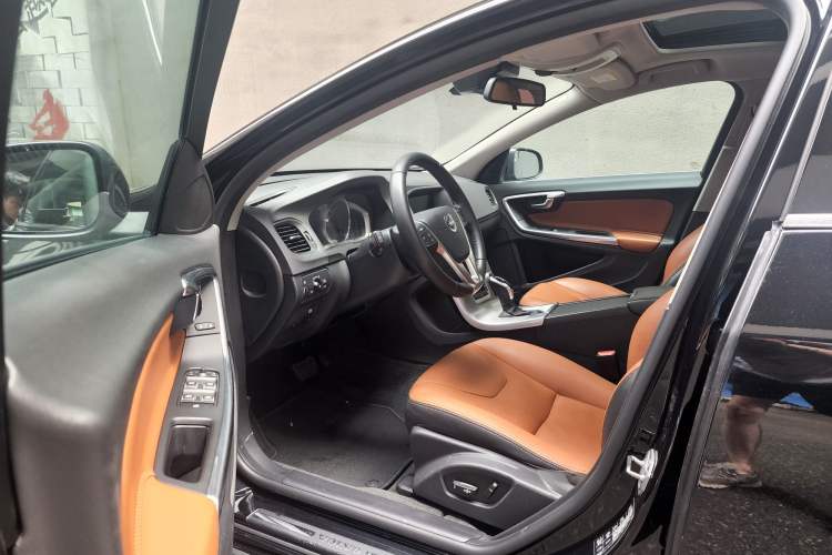 Used Volvo S60 2017 S60L T4 Smart Range Edition Interior 1