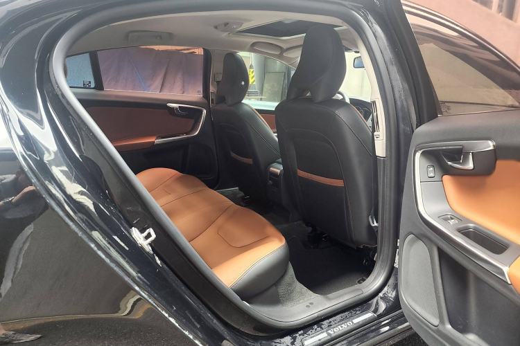 Used Volvo S60 2017 S60L T4 Smart Range Edition Interior 3