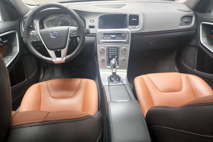 Used Volvo S60 2017 S60L T4 Smart Range Edition Interior 4