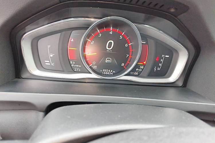 Used Volvo S60 2017 S60L T5 Intelligent Drive Edition Odometer Close Up