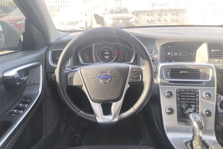 Used Volvo S60 2017 S60L T3 Smart Drive Edition Steering Wheel