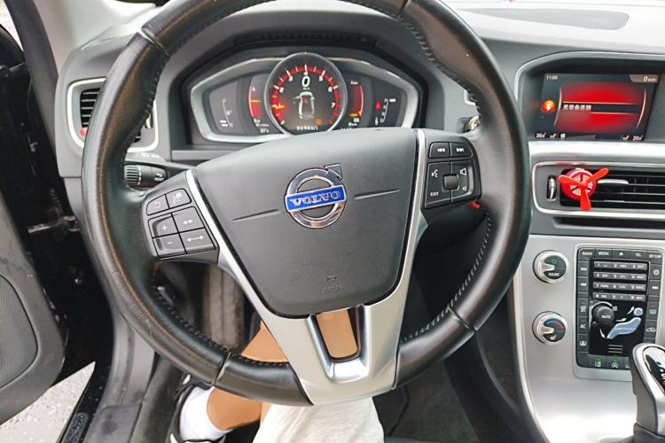 Used Volvo S60 2017 S60L T5 Intelligent Drive Edition Steering Wheel