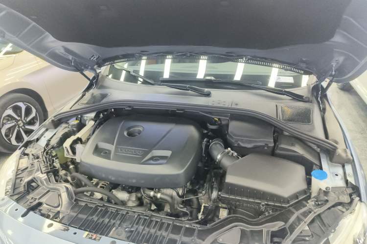 Used Volvo S60 2017 S60L T5 Zhiyue Edition Engine Bay