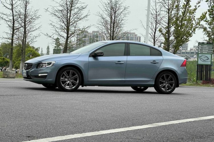 Used Volvo S60 2017 S60L T5 Zhiyue Edition Exterior 4