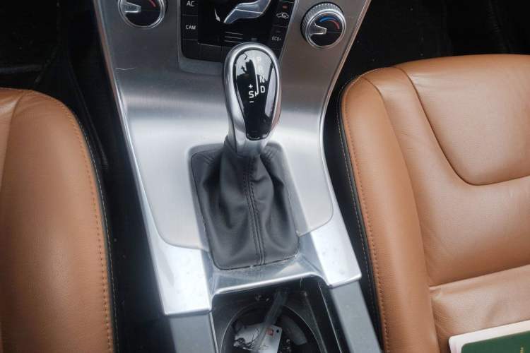 Used Volvo S60 2017 S60L T3 Smart Upgrade Edition Gear Lever