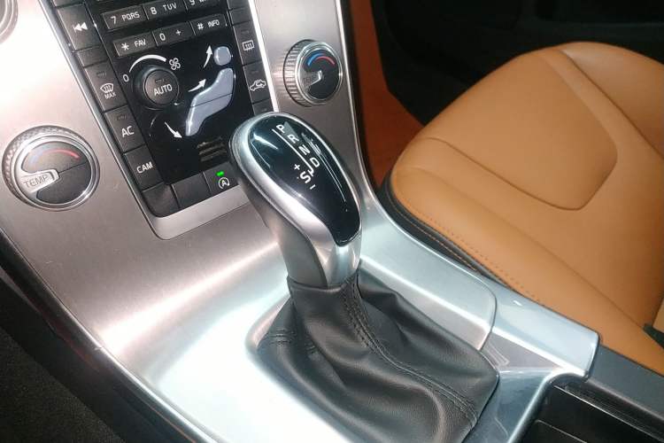 Used Volvo S60 2017 S60L T3 Smart Upgrade Edition Gear Lever