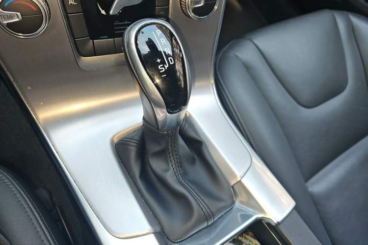 Used Volvo S60 2017 S60L T3 Smart Upgrade Edition Gear Lever